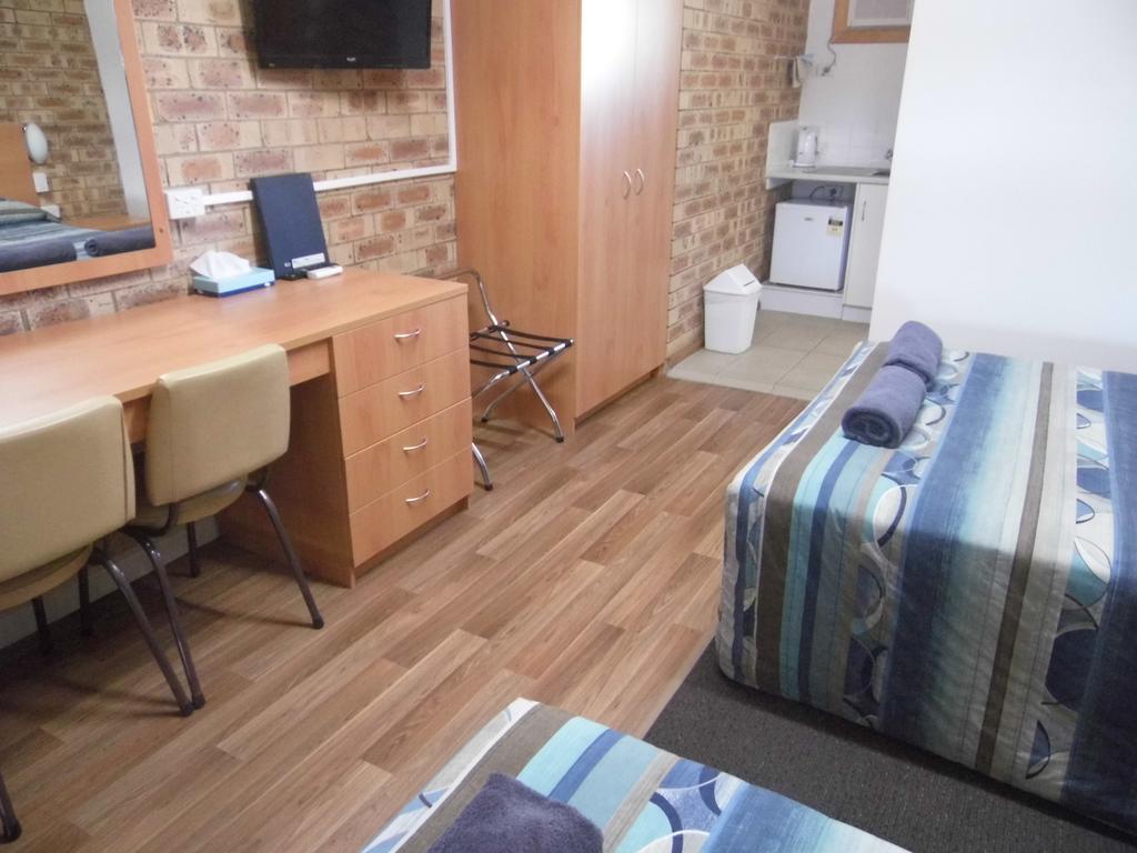 Nanango Fitzroy Motel מראה חיצוני תמונה