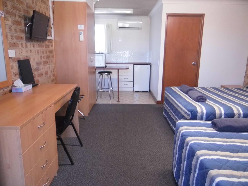 Nanango Fitzroy Motel מראה חיצוני תמונה
