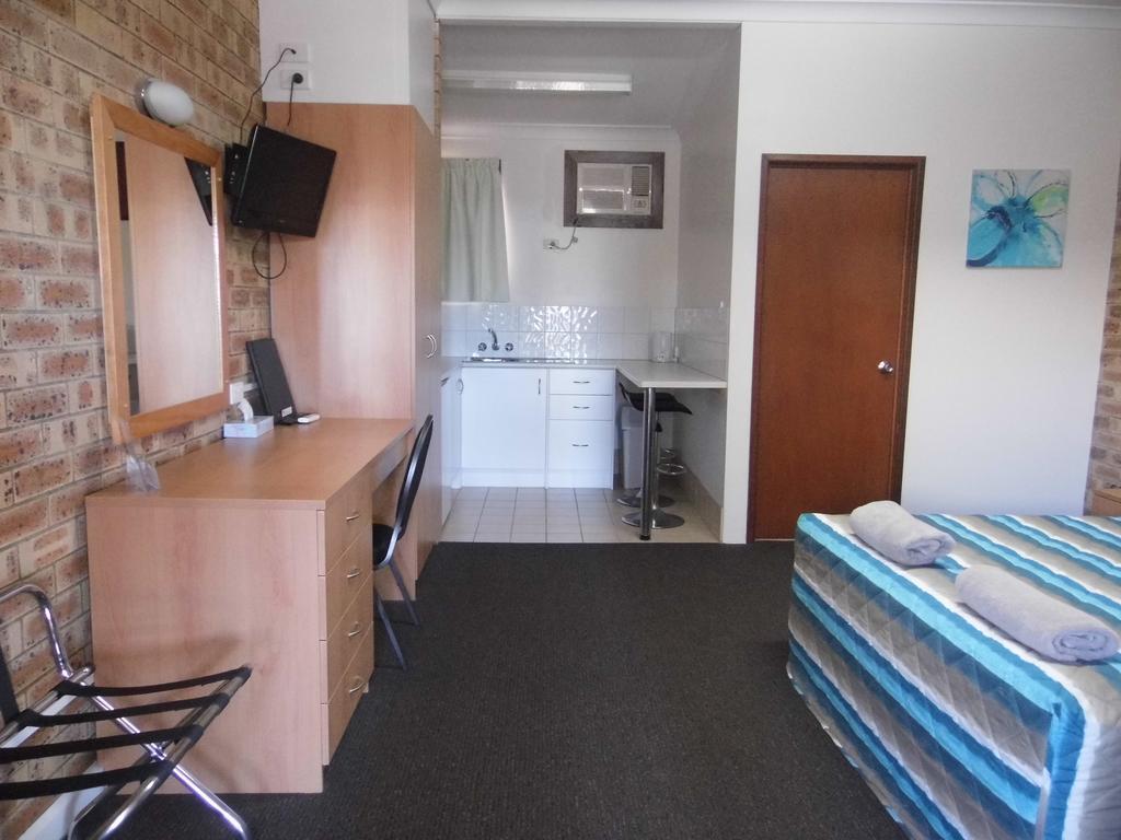 Nanango Fitzroy Motel מראה חיצוני תמונה