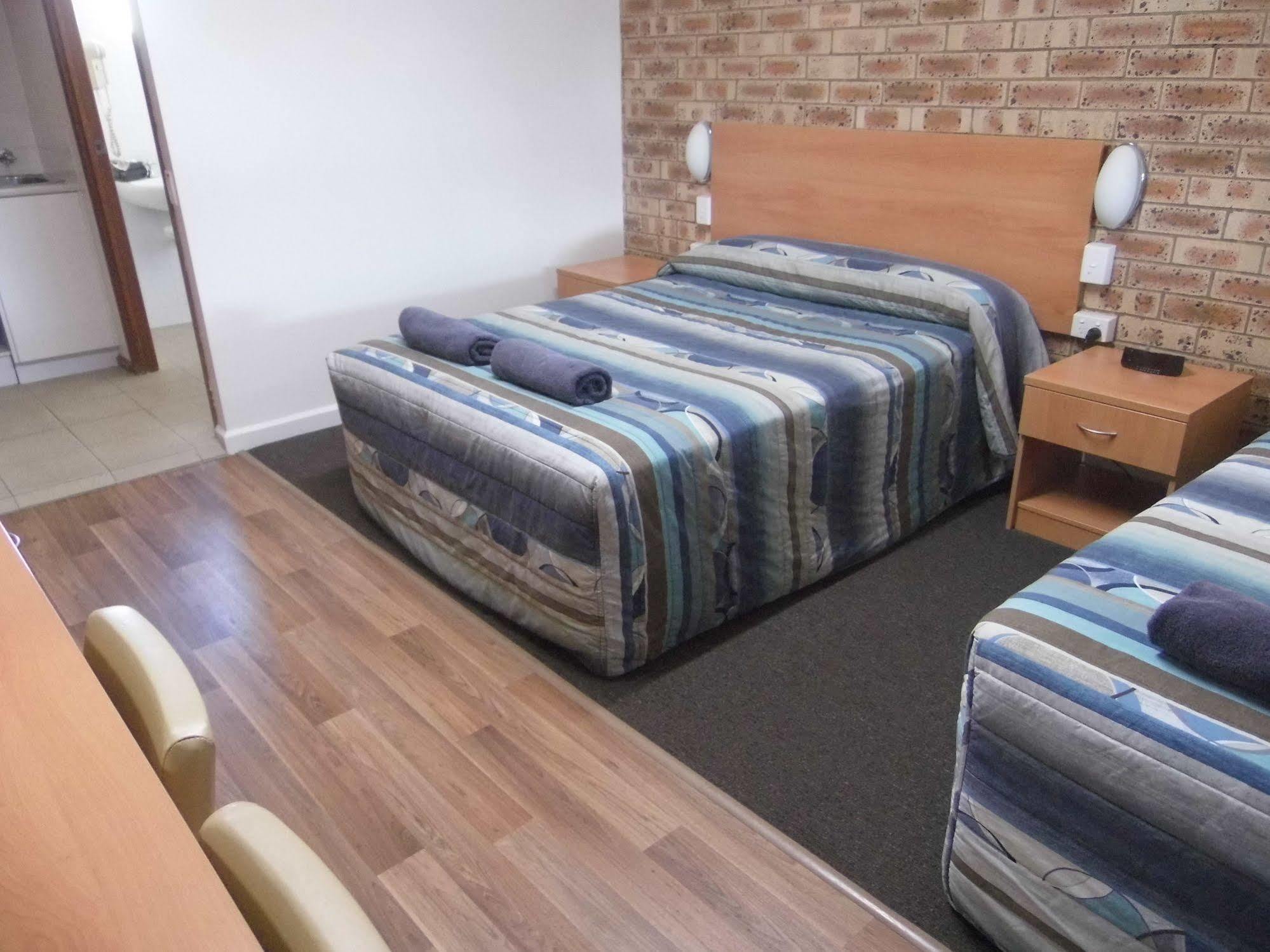 Nanango Fitzroy Motel מראה חיצוני תמונה