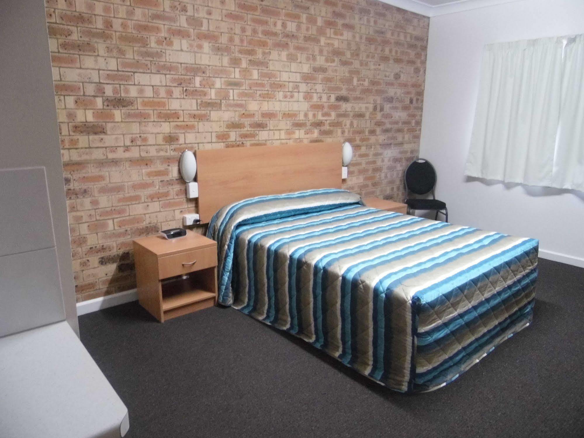 Nanango Fitzroy Motel מראה חיצוני תמונה