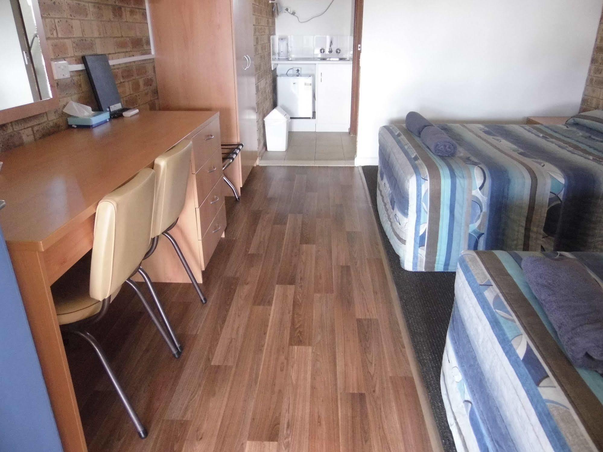 Nanango Fitzroy Motel מראה חיצוני תמונה