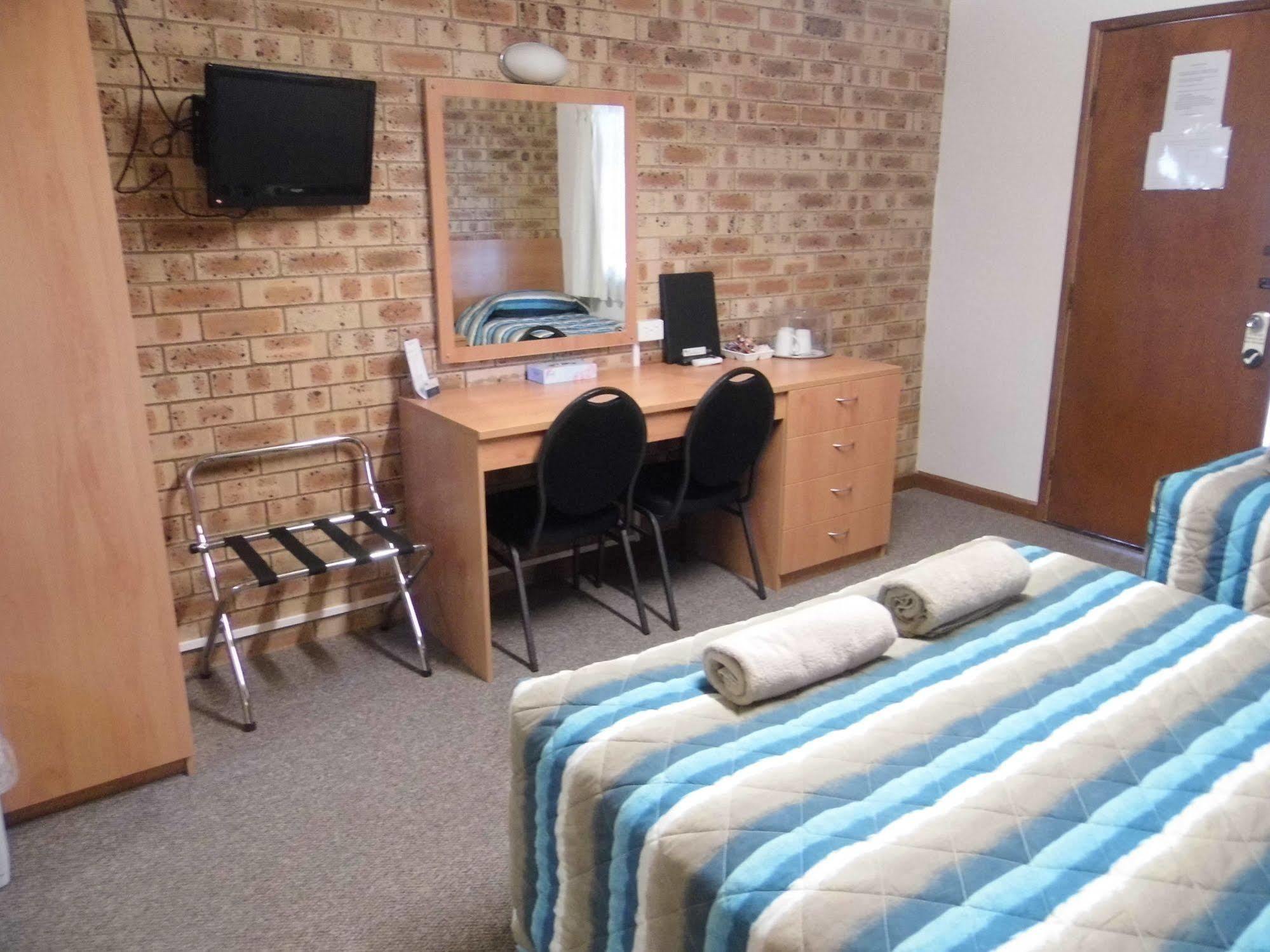 Nanango Fitzroy Motel מראה חיצוני תמונה
