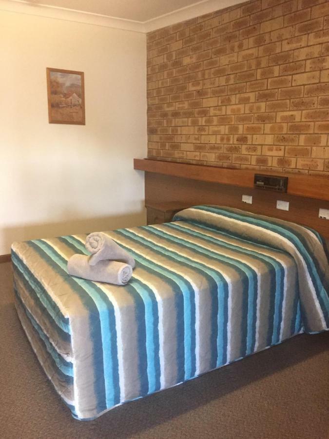 Nanango Fitzroy Motel מראה חיצוני תמונה